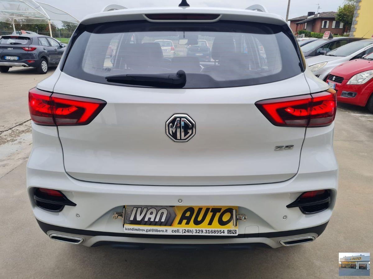 MG ZS Luxury 1.5 Benzina-Anno 2022
