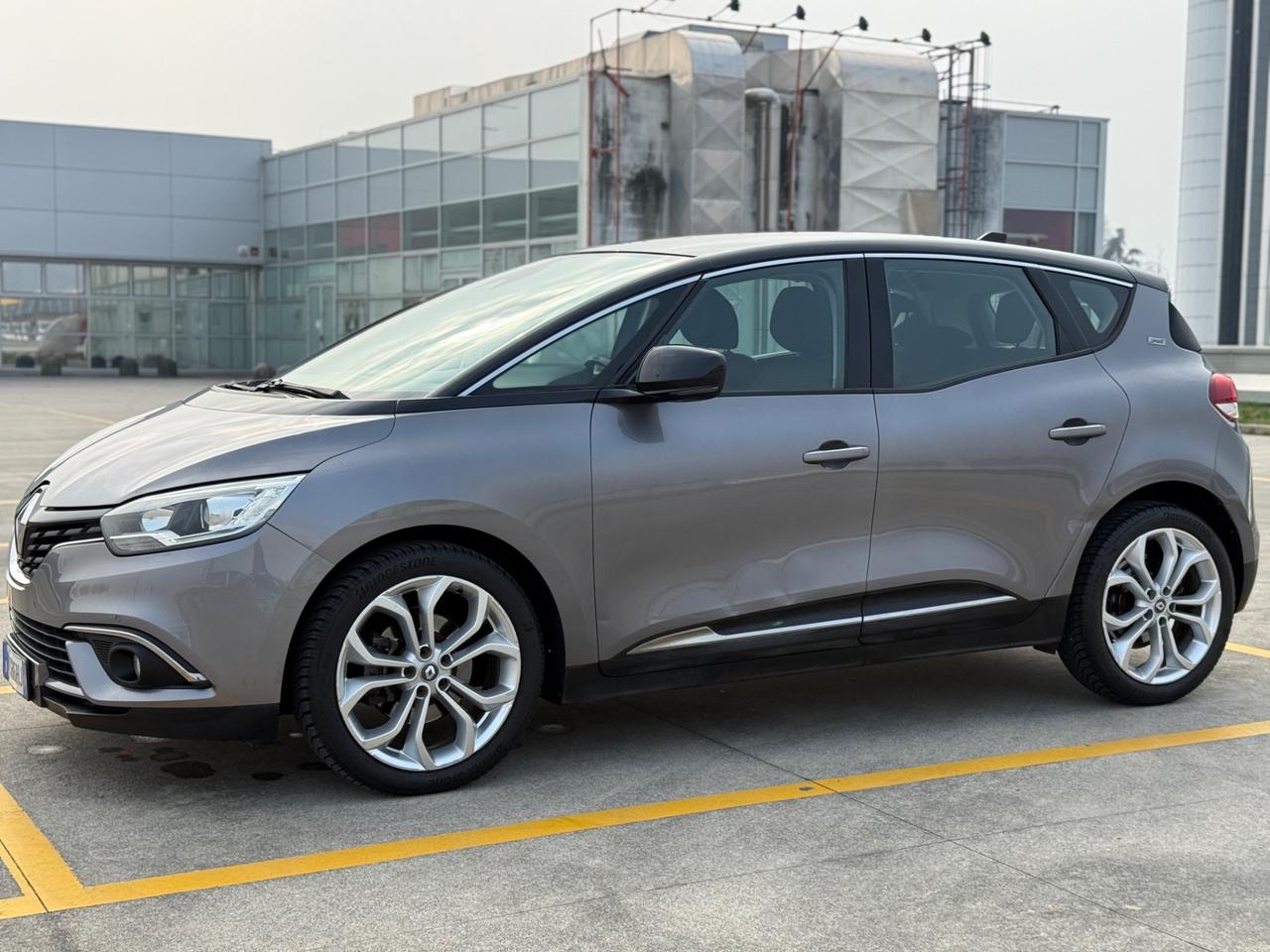 Renault Scenic 1.5 dCi 8V 110 CV NEOPATENTATI