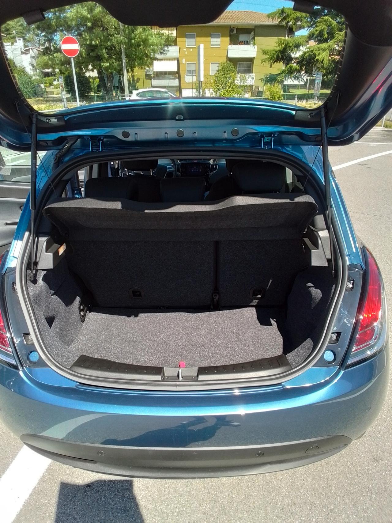 Lancia Ypsilon 1.0 FireFly 5 porte S&S Hybrid Ecochic Gold
