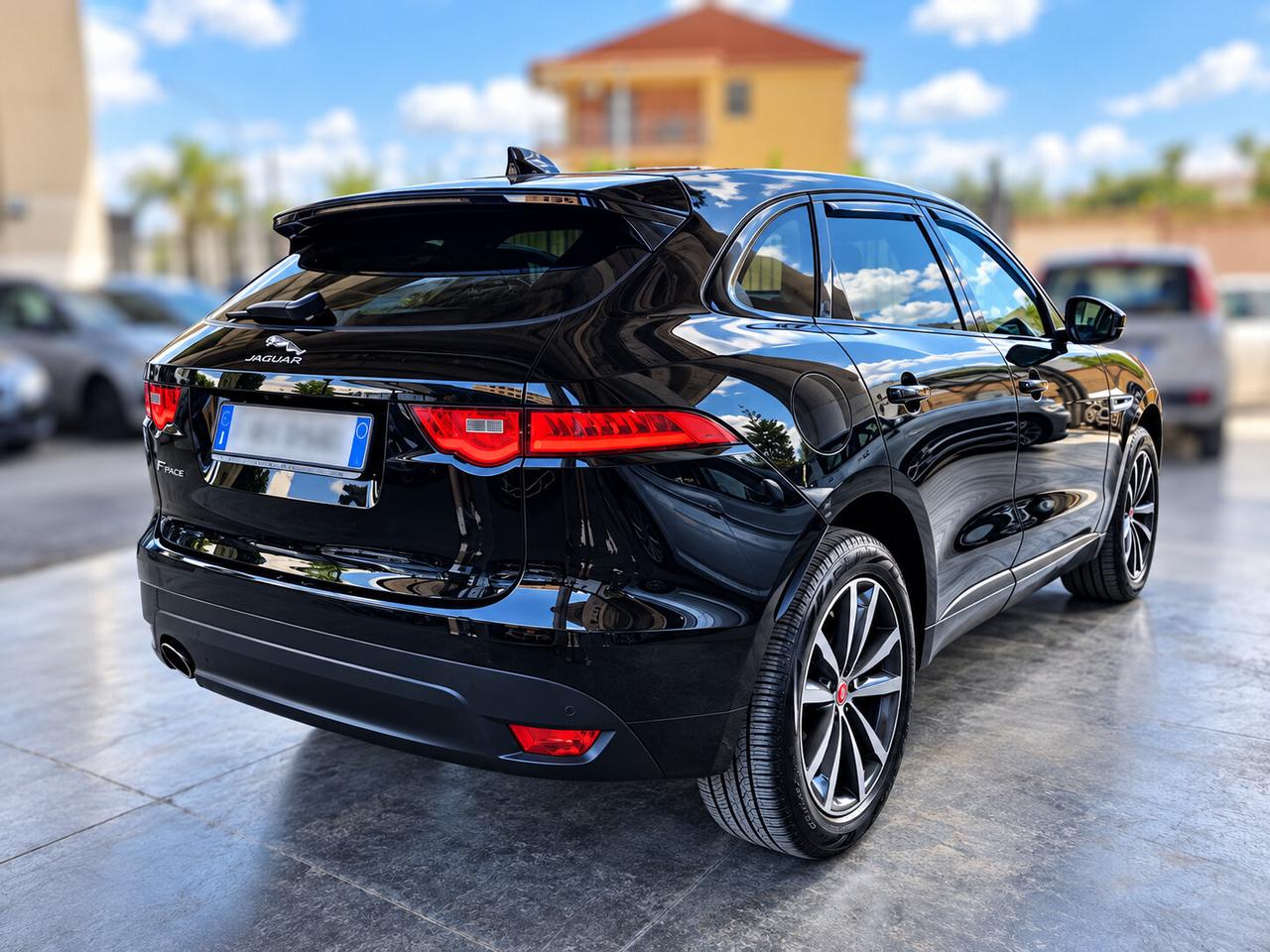 Jaguar F-Pace 2.0 D 180 CV AWD aut. R-Sport