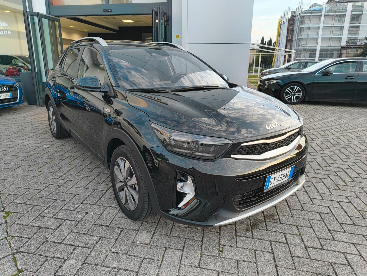 Kia Stonic 1.2 MPI Urban soli 2700km