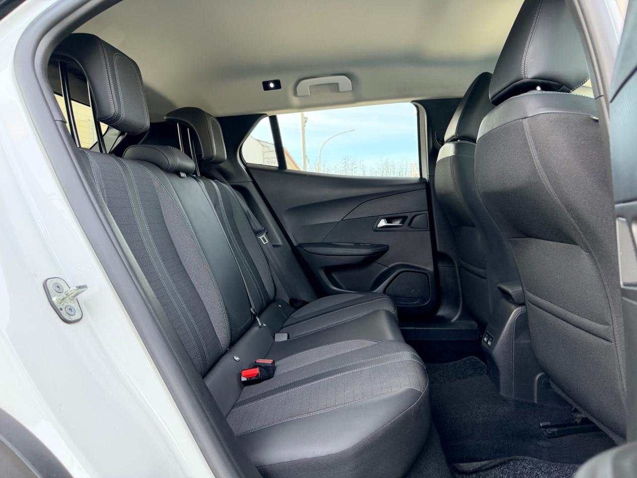 Peugeot 2008 BlueHDi 110 S&S Allure Pack