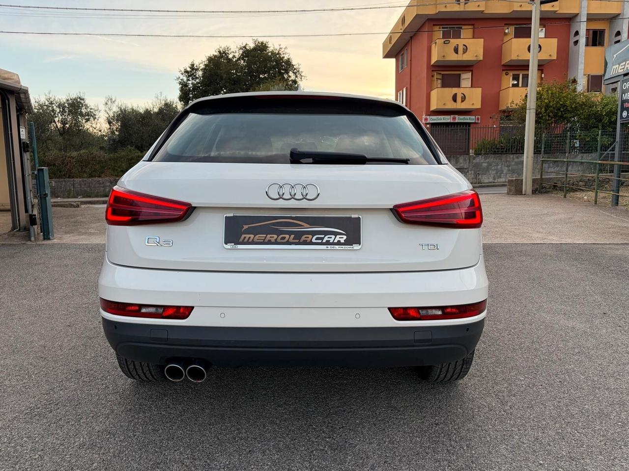 Audi Q3 2.0 TDI 120 CV Business