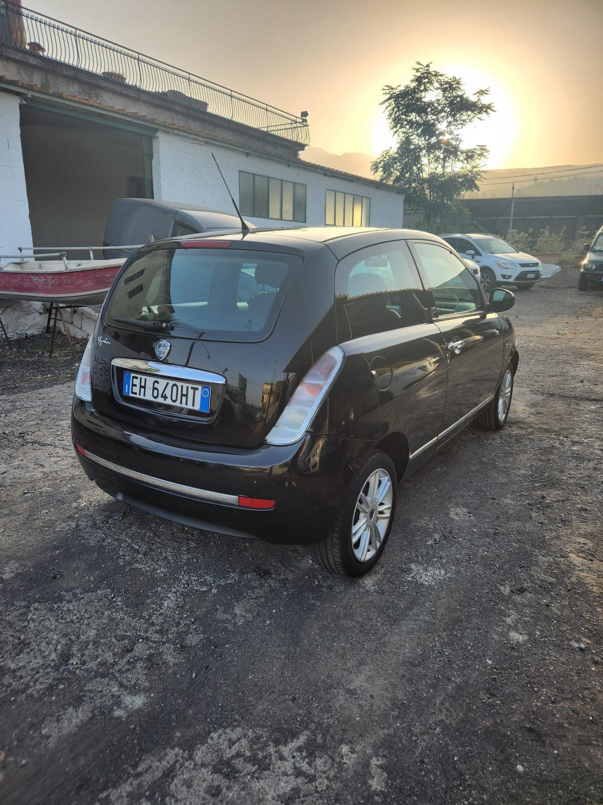 Lancia Ypsilon 1.2 69 CV Platinum ANNO 2012