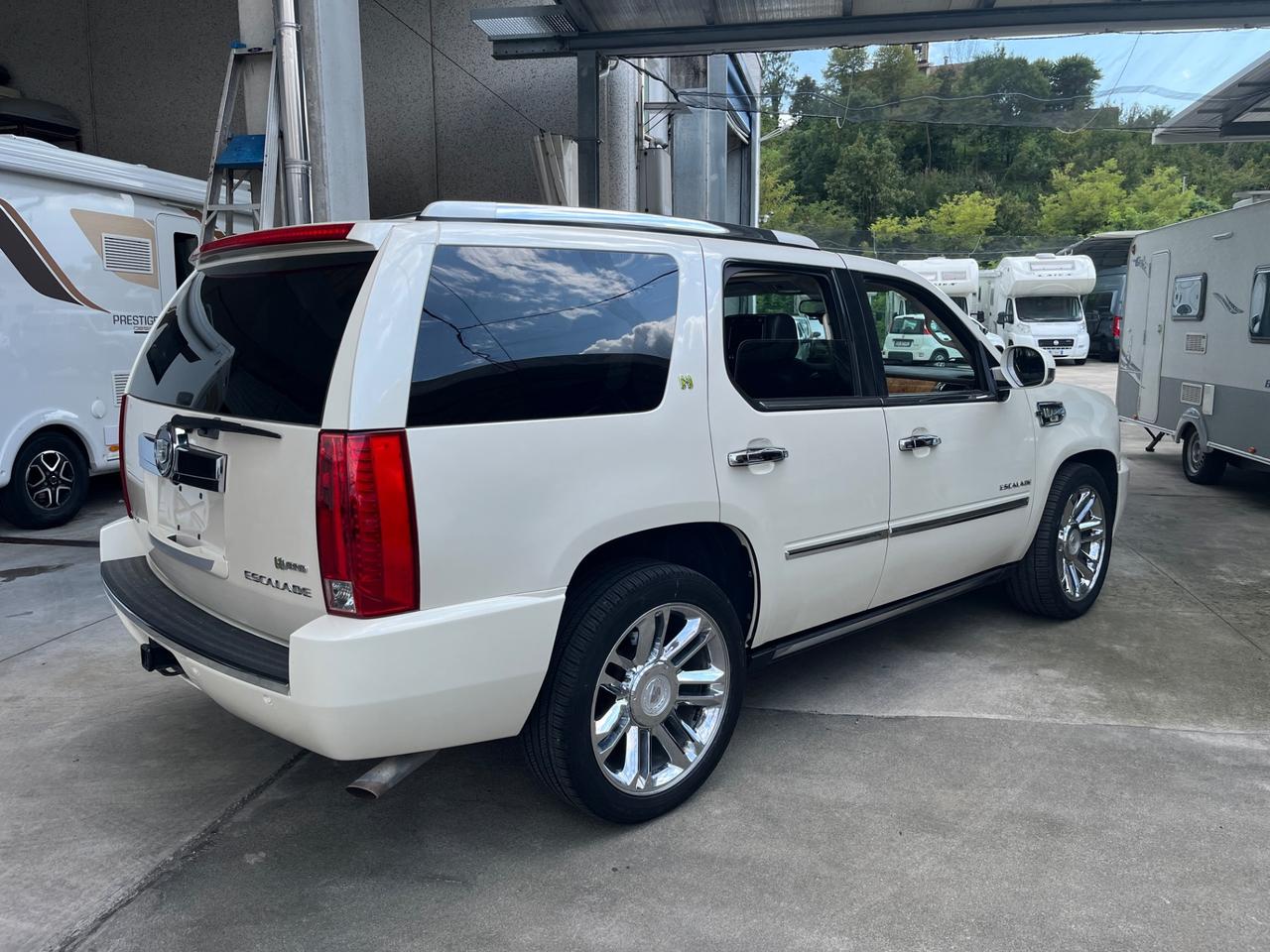 Cadillac Escalade 6.0 V8 aut. Platinum Edition Hybrid