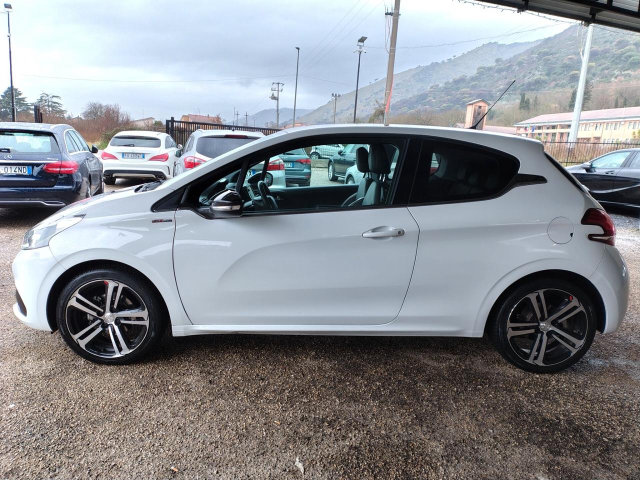 Peugeot 208 BlueHDi 100 3 porte GT Line