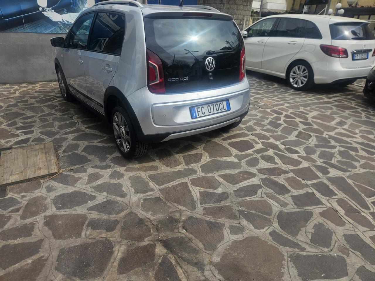 Volkswagen up! 1.0 75 CV 5p. cross ASG Cambio automatico