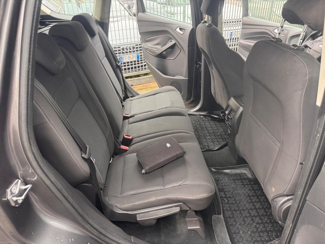 Ford Kuga 1.5 TDCI 120 CV 2WD ST-Line garanzia 12 m