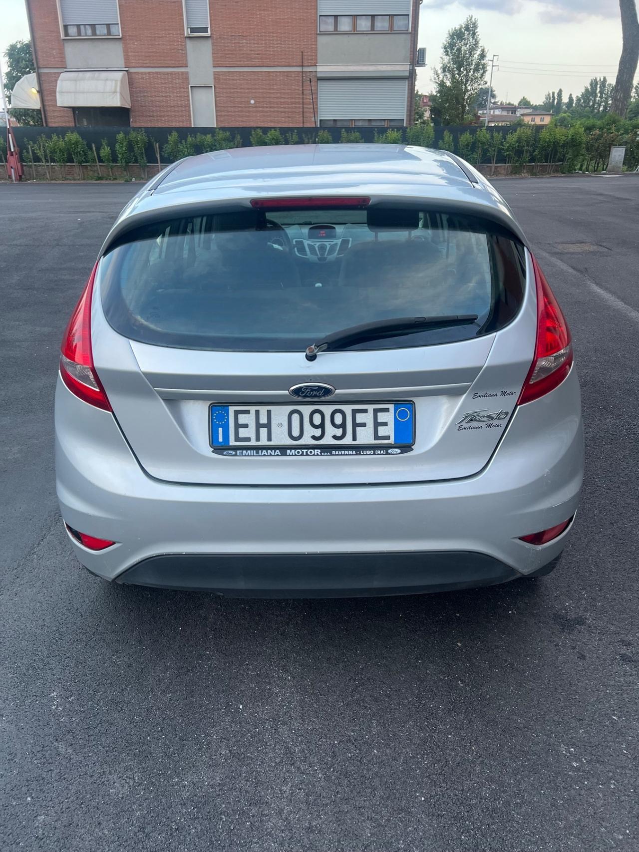 Ford Fiesta 1.4 TDCi 70CV 5 porte Titanium
