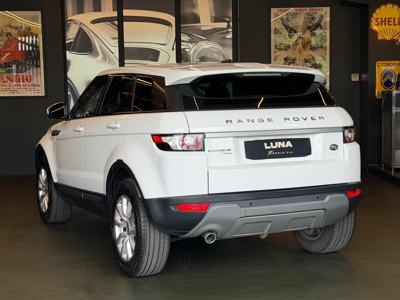 Land Rover Range Evoque 2.2 TD4 5p. Pure