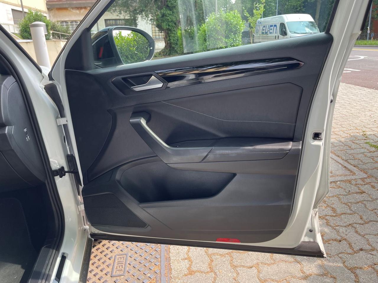 Volkswagen T-Roc R Line 2.0 TDI #5785