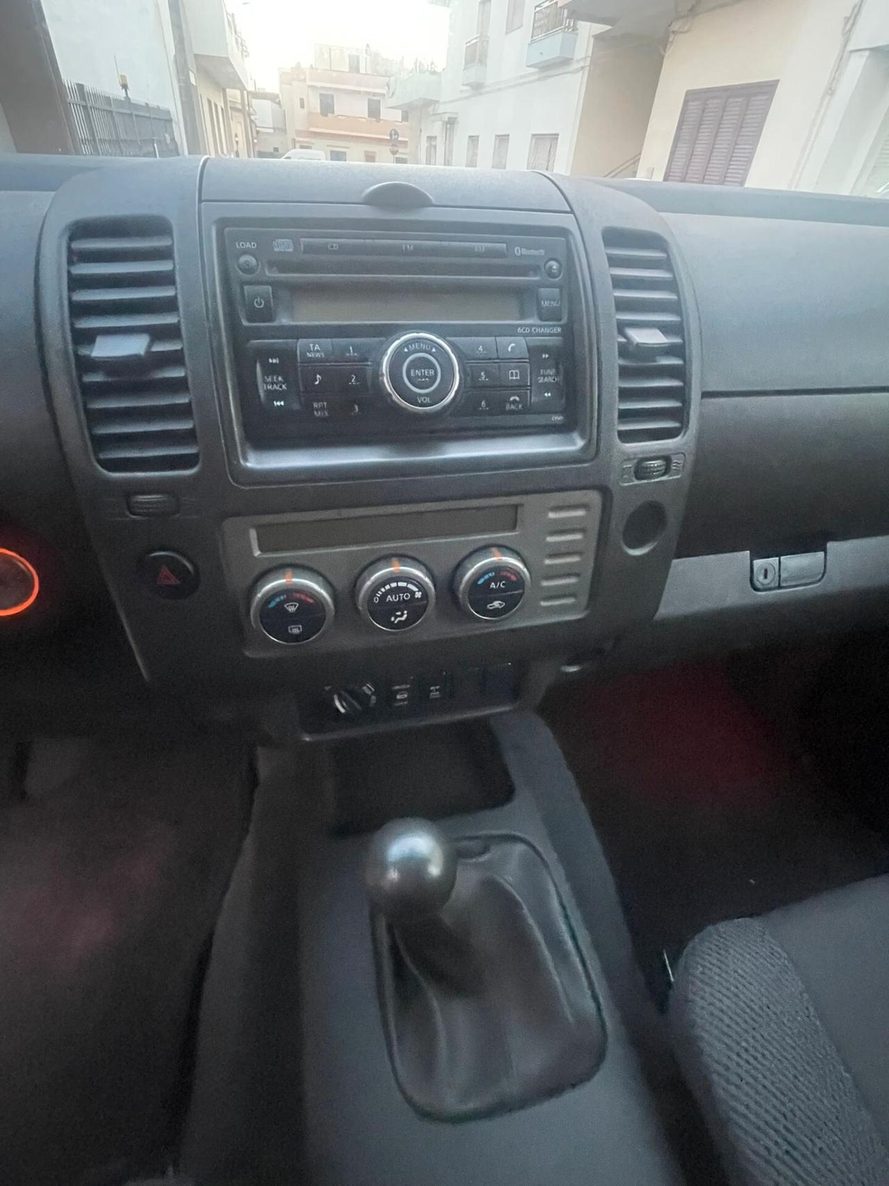 Nissan Navara 2.5 dCi 4 porte Double Cab LE