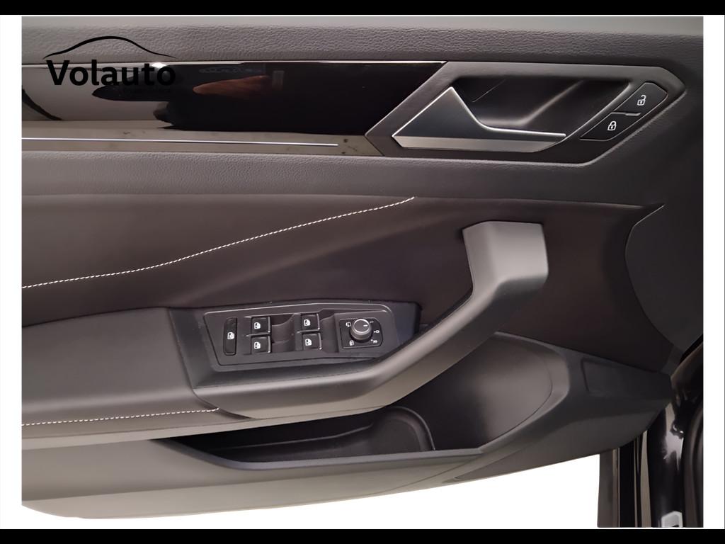 VOLKSWAGEN T-Roc 2022 - T-Roc 1.5 tsi R-Line dsg