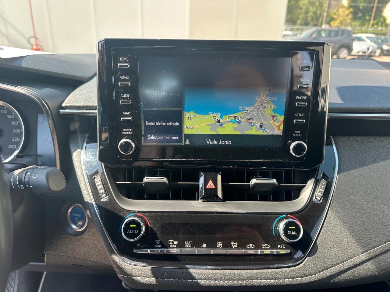 Toyota Corolla 2.0 Hybrid Business