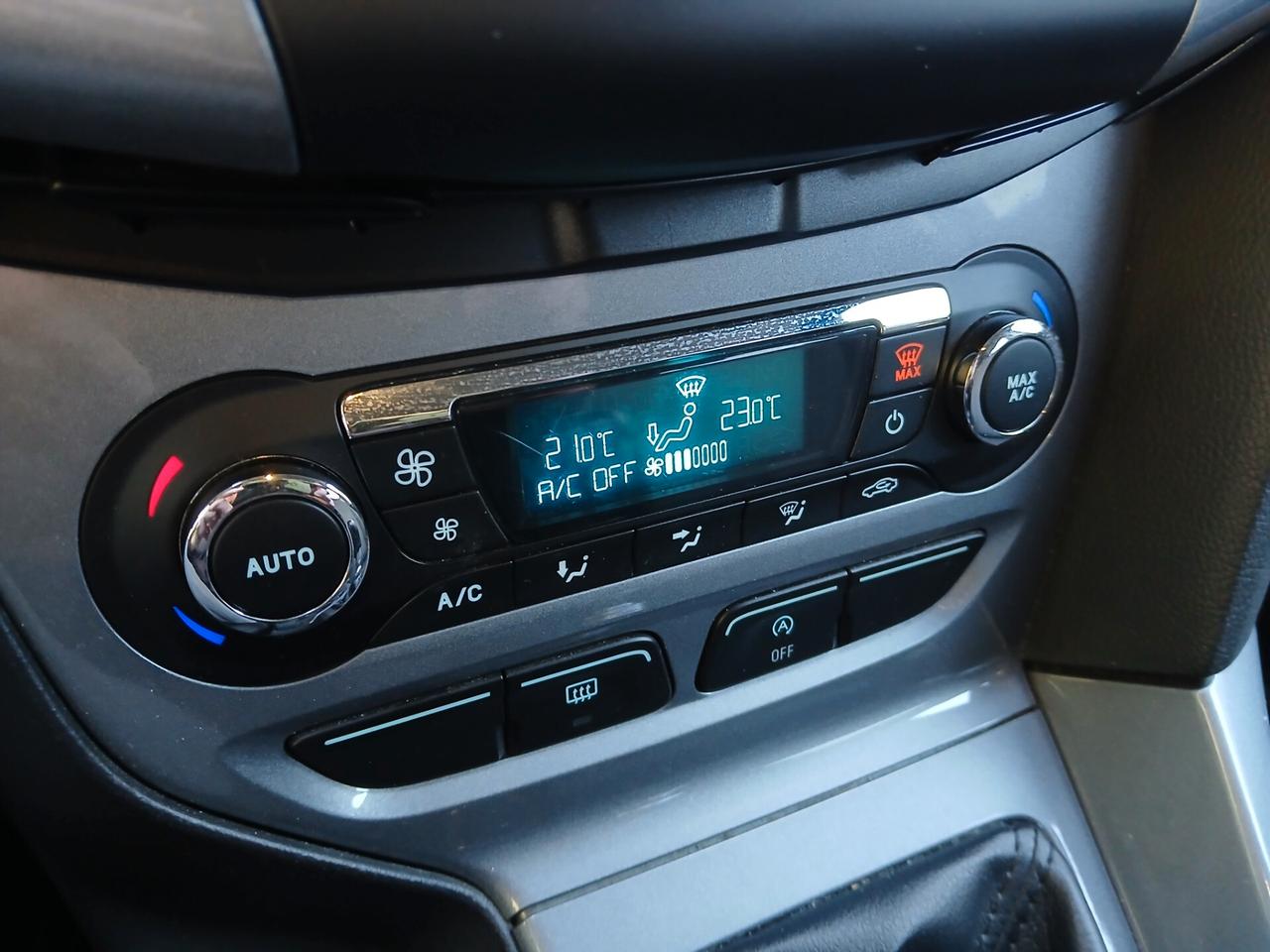 Focus 1.6 TITANIUM FULL OPTIONAL TAGLIANDI FORD