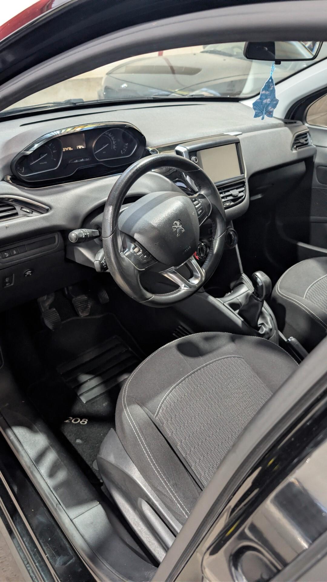 Peugeot 208 PureTech 82 5p. GPL Active