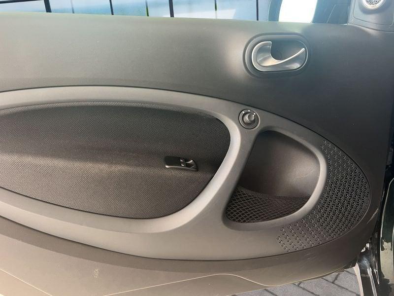 smart fortwo fortwo EQ British Green (22kW)