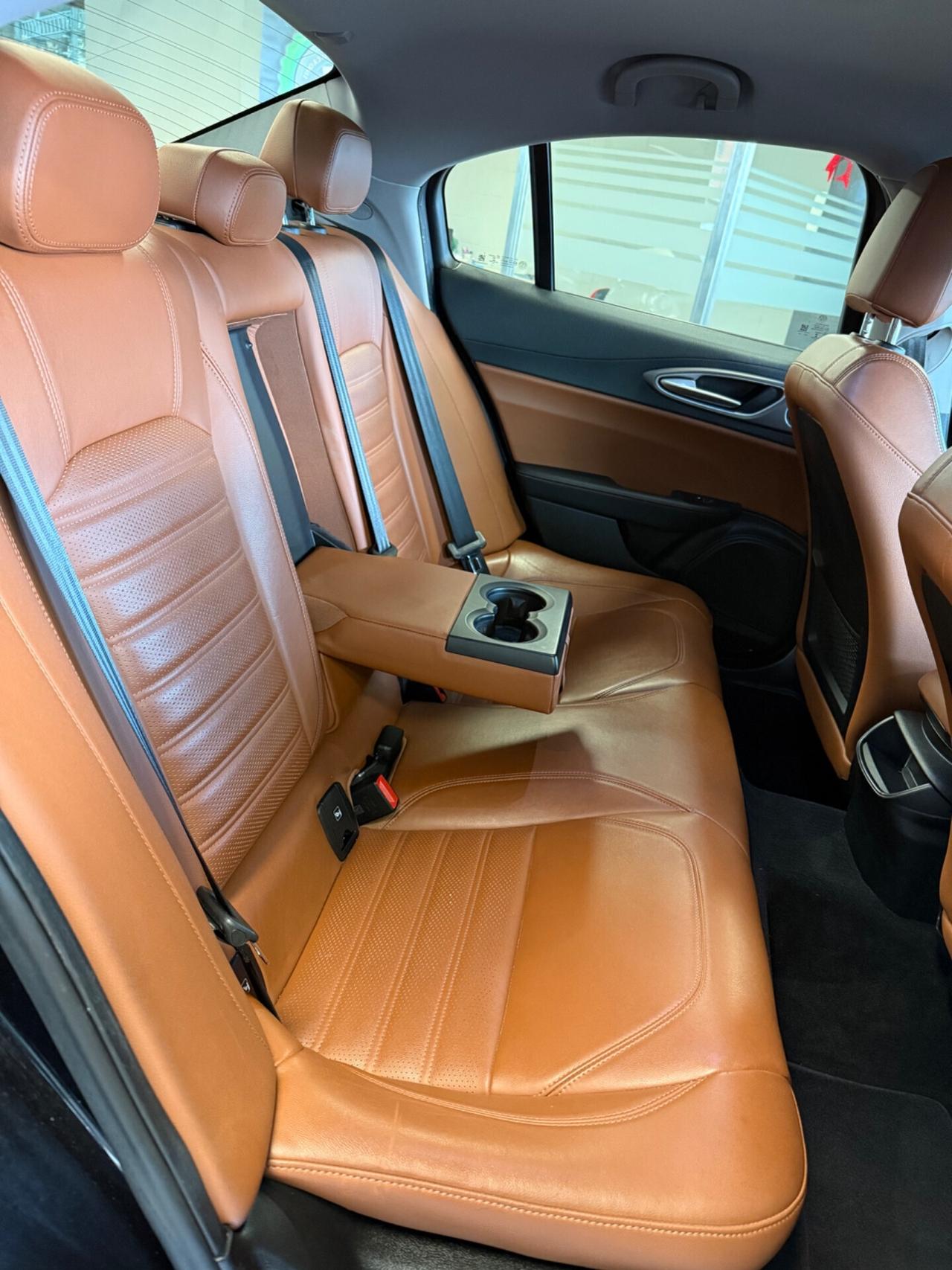 Alfa Romeo Giulia 2.2 Turbodiesel 210 CV AT8 AWD Q4 Veloce