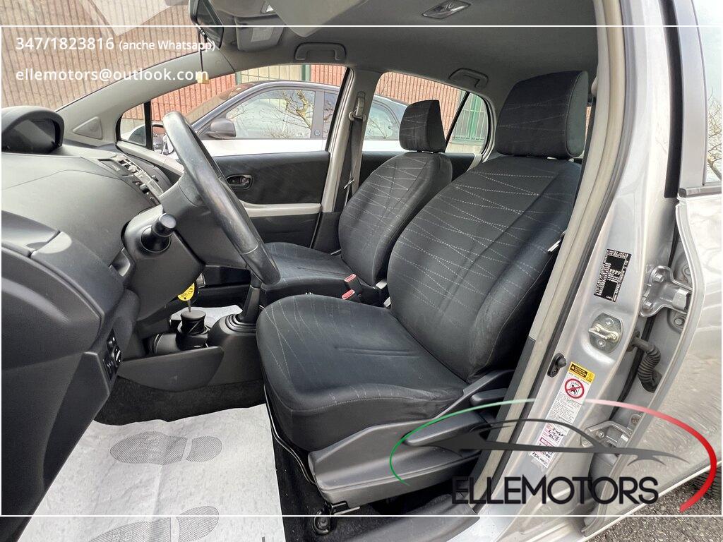 Toyota Yaris 5 Porte 1.0 Navi