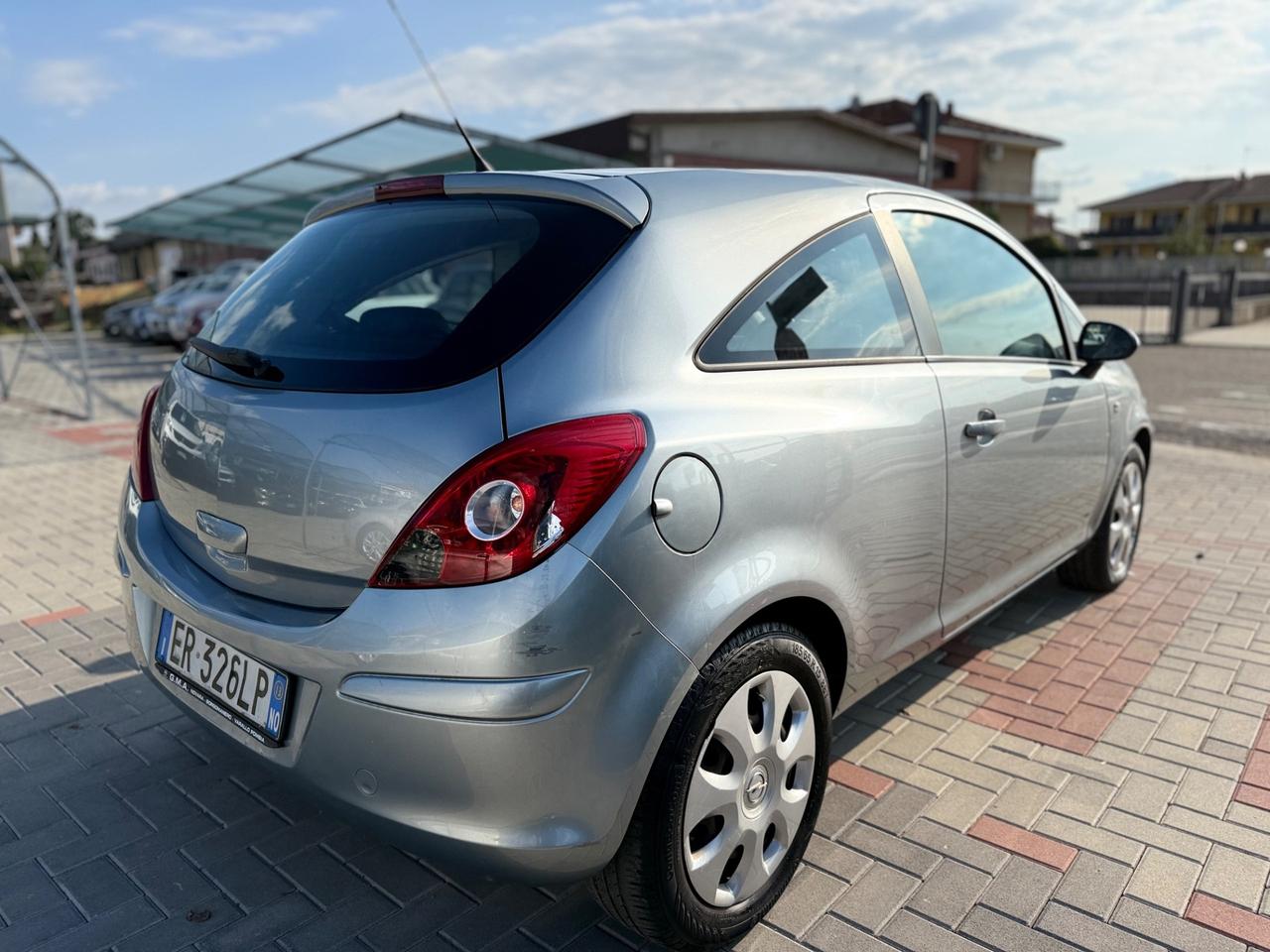 Opel Corsa 1.2 3 porte Edition OK NEOPATENTATI