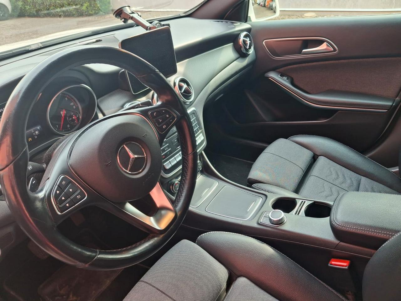 Mercedes-benz GLA 200 220 d Automatic 4Matic Executive