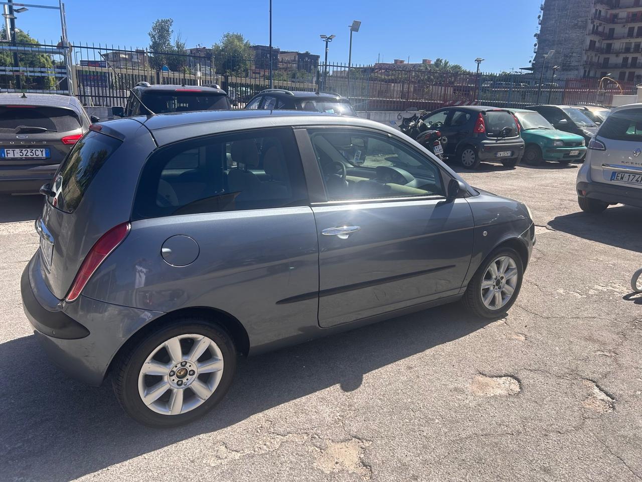 Lancia Ypsilon 1.4 16V Platino