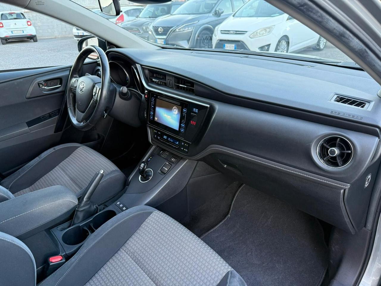 Toyota Auris Touring Sports 1.8 Hybrid Lounge