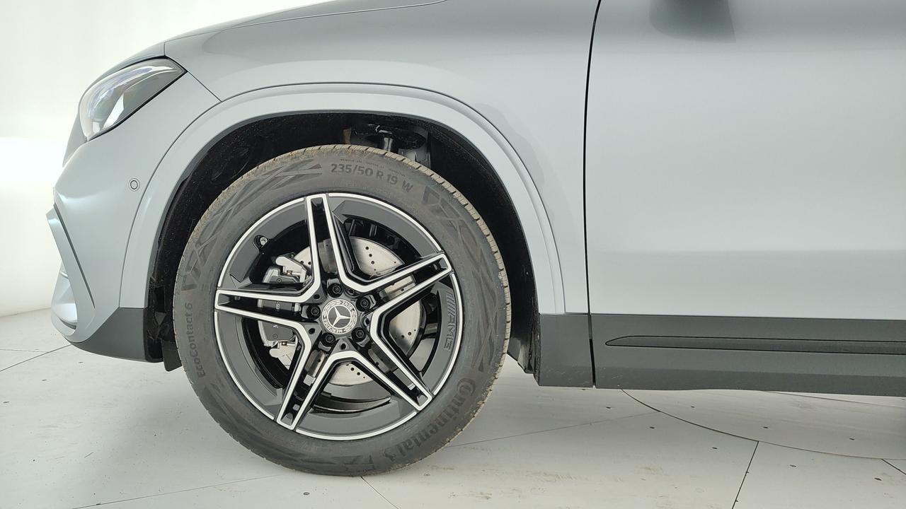 Mercedes-Benz GLA 200 d automatic