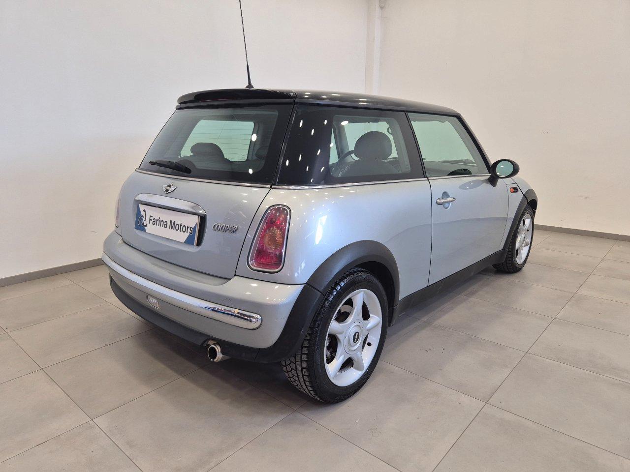 Mini Cooper 1.6 3 p. - NEOPATENTATI
