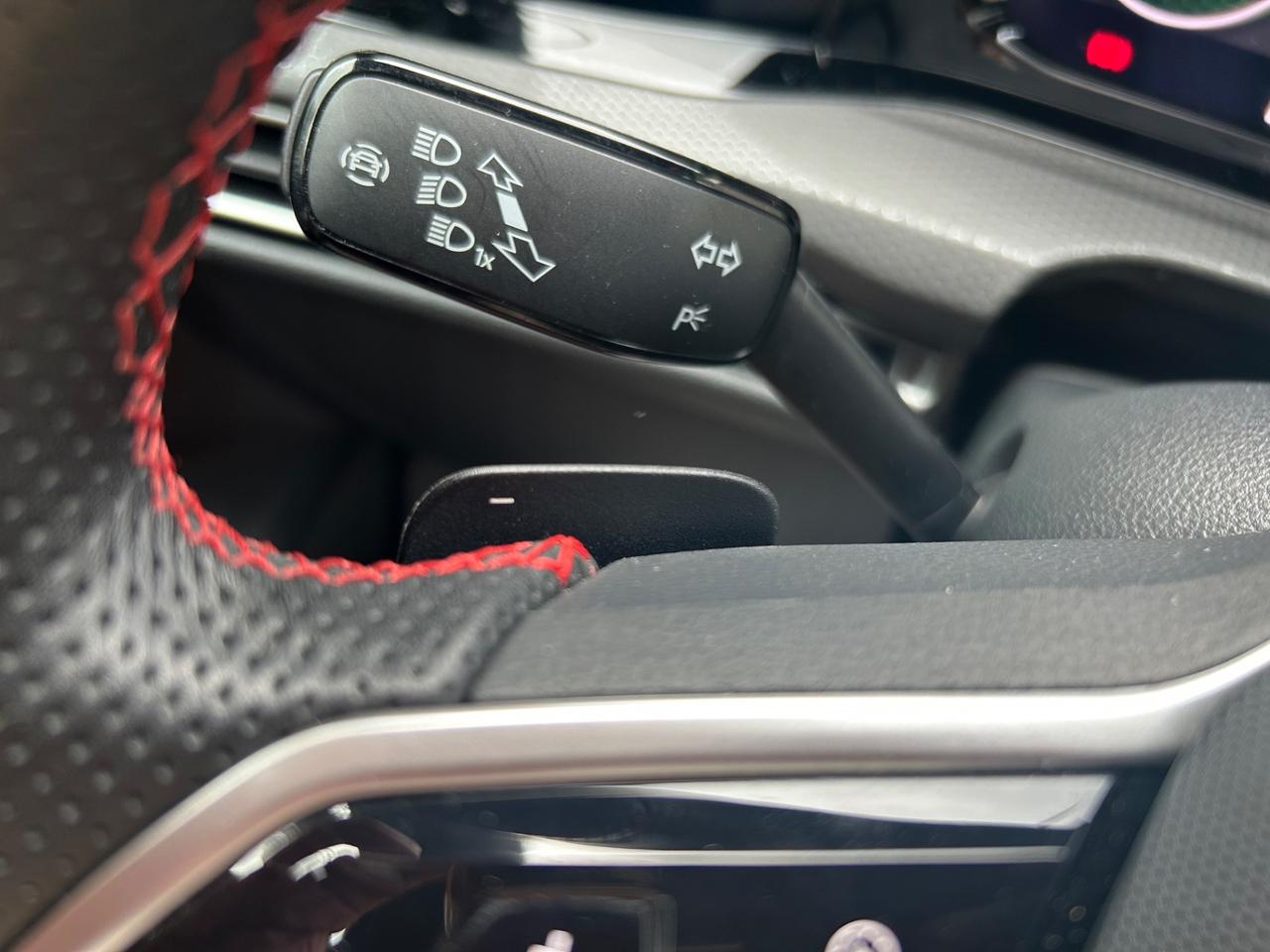 Volkswagen Golf GTI 2.0 TSI DSG