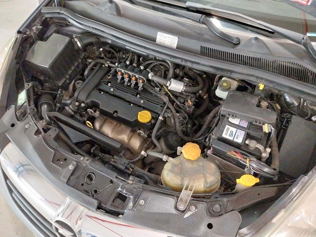 Opel Corsa 1.2 GPL 5 porte Club - ok neopatentati