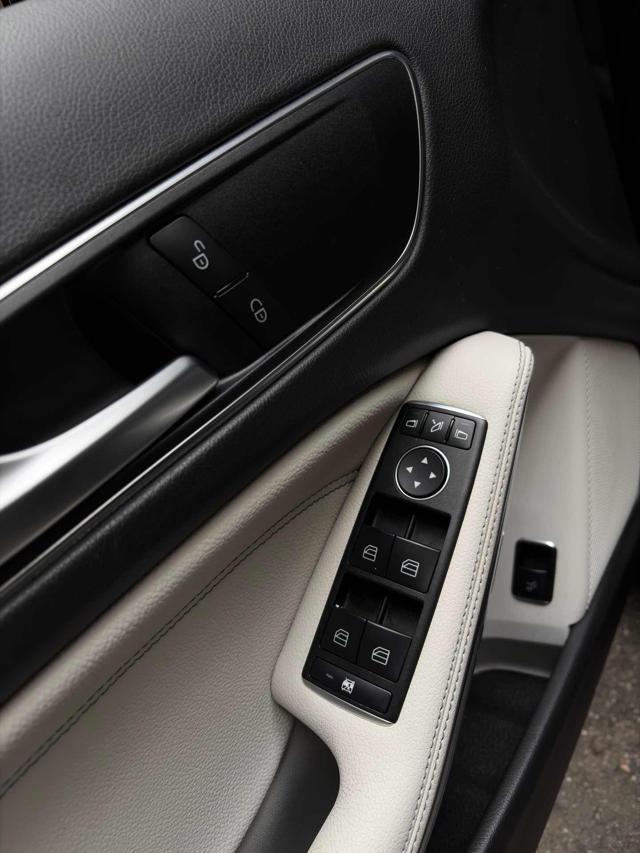 MERCEDES-BENZ GLA 180 d Sport PELLE-LED-NAVI!!!!