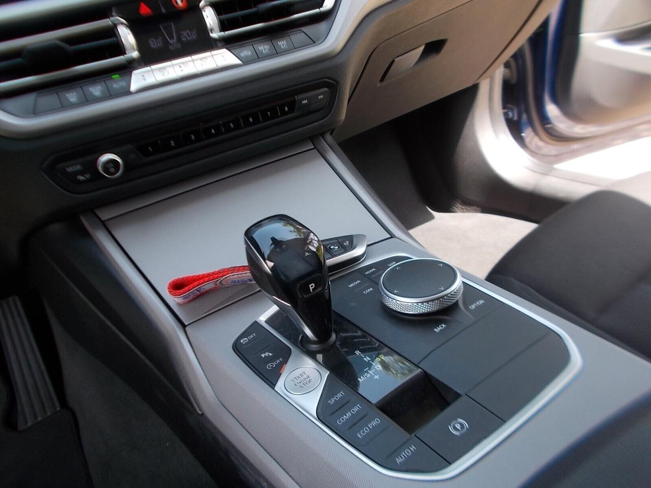 Bmw 318d Touring 150cv Aut. *FULL OPT.* da VETRINA