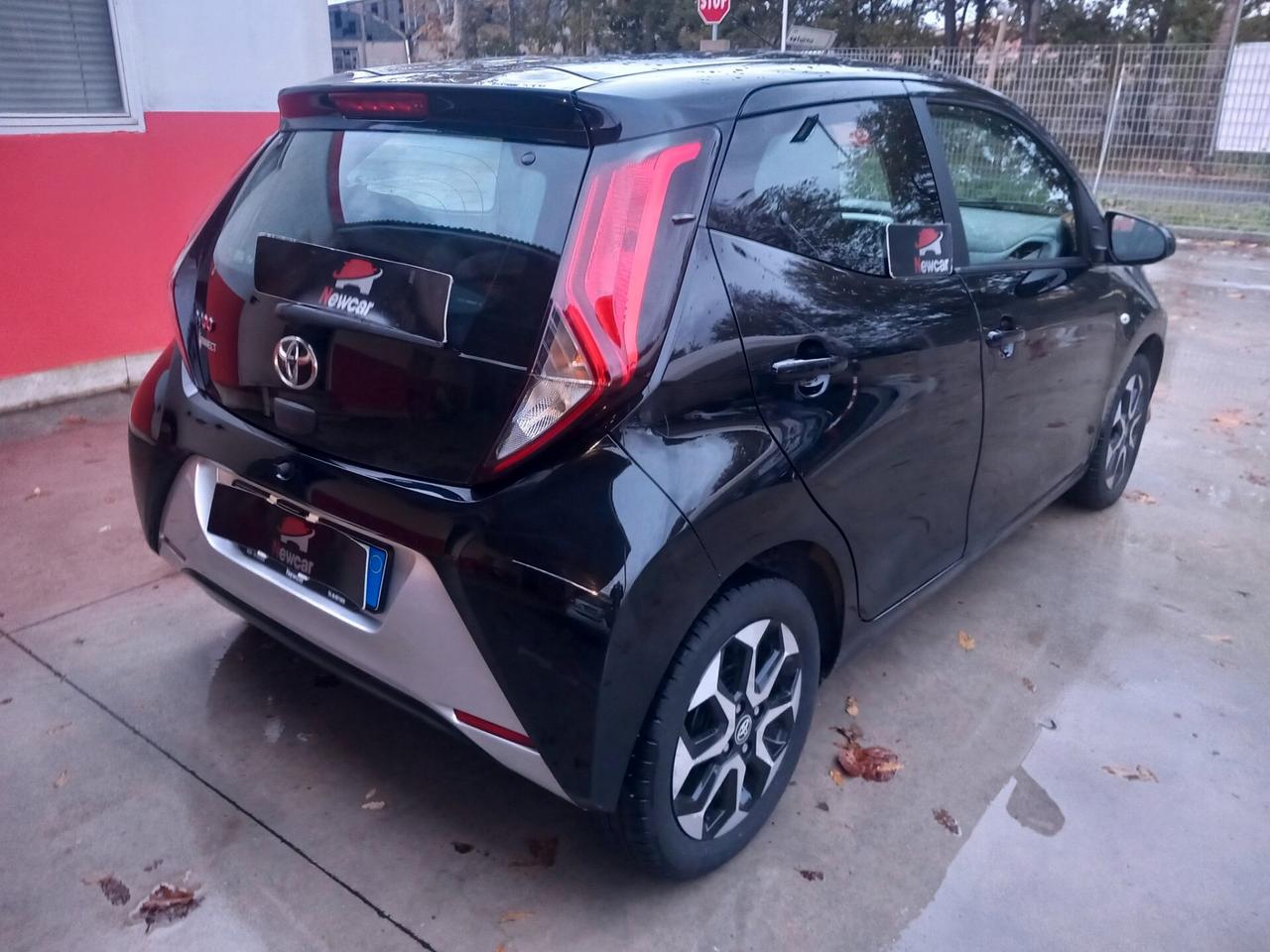 Toyota Aygo 1.0 VVT-i 72 CV 5 porte x-play MMT