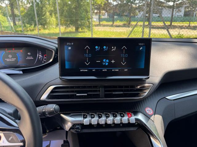 PEUGEOT 3008 Pure tech 136CV EAT6 Allure Pack KM. 32.700
