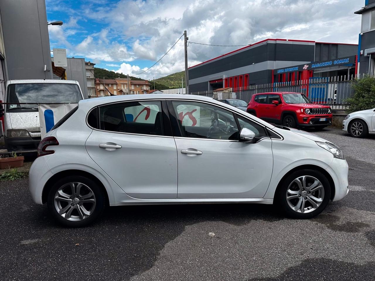 Peugeot 208 1.2 VTi 82 CV 5 porte Active NEOPATENTATI