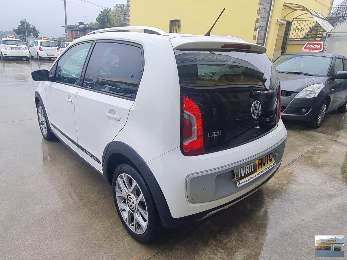 VOLKSWAGEN Up! 75 CV 5 porte cross