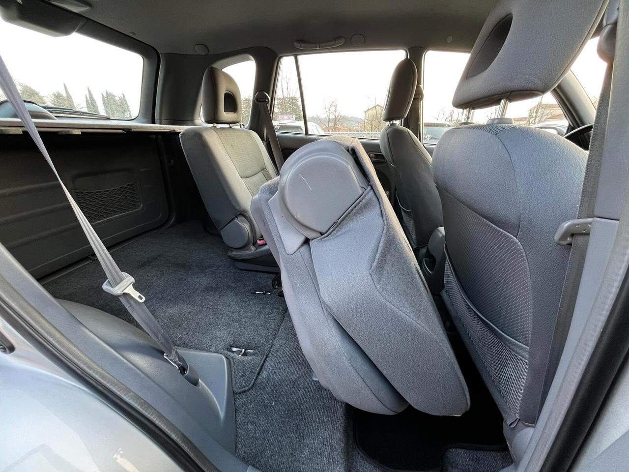 TOYOTA RAV 4 2.0 D-4D 5/P 4X4 SI A NEOPATENTATI