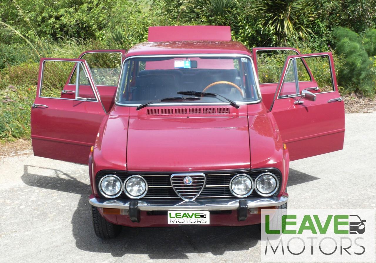 Alfa Romeo Giulia Nuova 1300 (M1525)