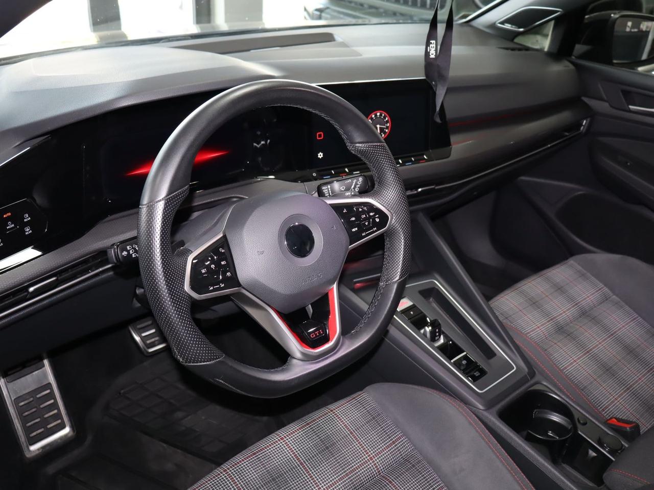 Volkswagen Golf GTI Ultimate 2.0 TSI GTI #10385