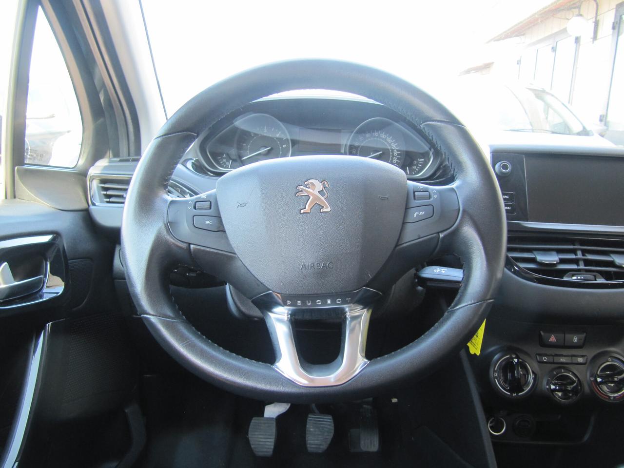 Peugeot 208 BlueHDi 75 5 porte Allure