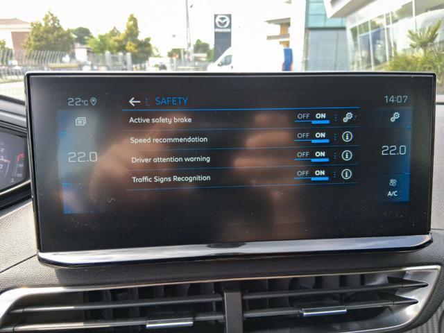 PEUGEOT 3008 BlueHDi 130 S&S EAT8 Active Business