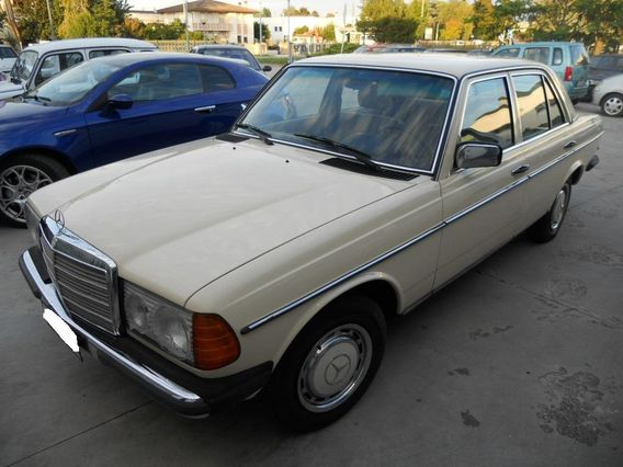 MERCEDES Serie E E 200 Classica