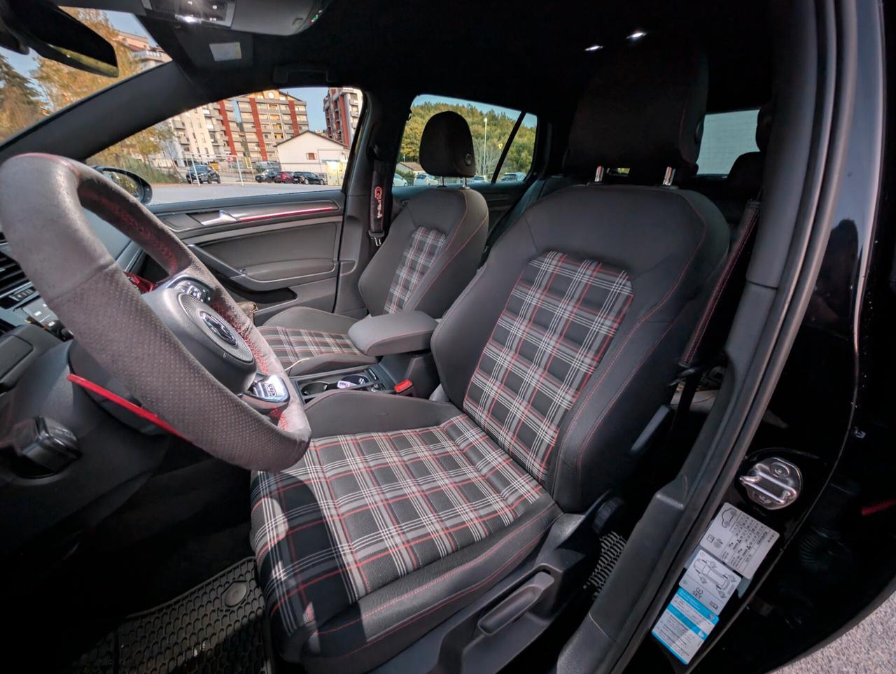 Volkswagen Golf GTI Performance 2.0 245 CV TSI DSG 5p. BMT