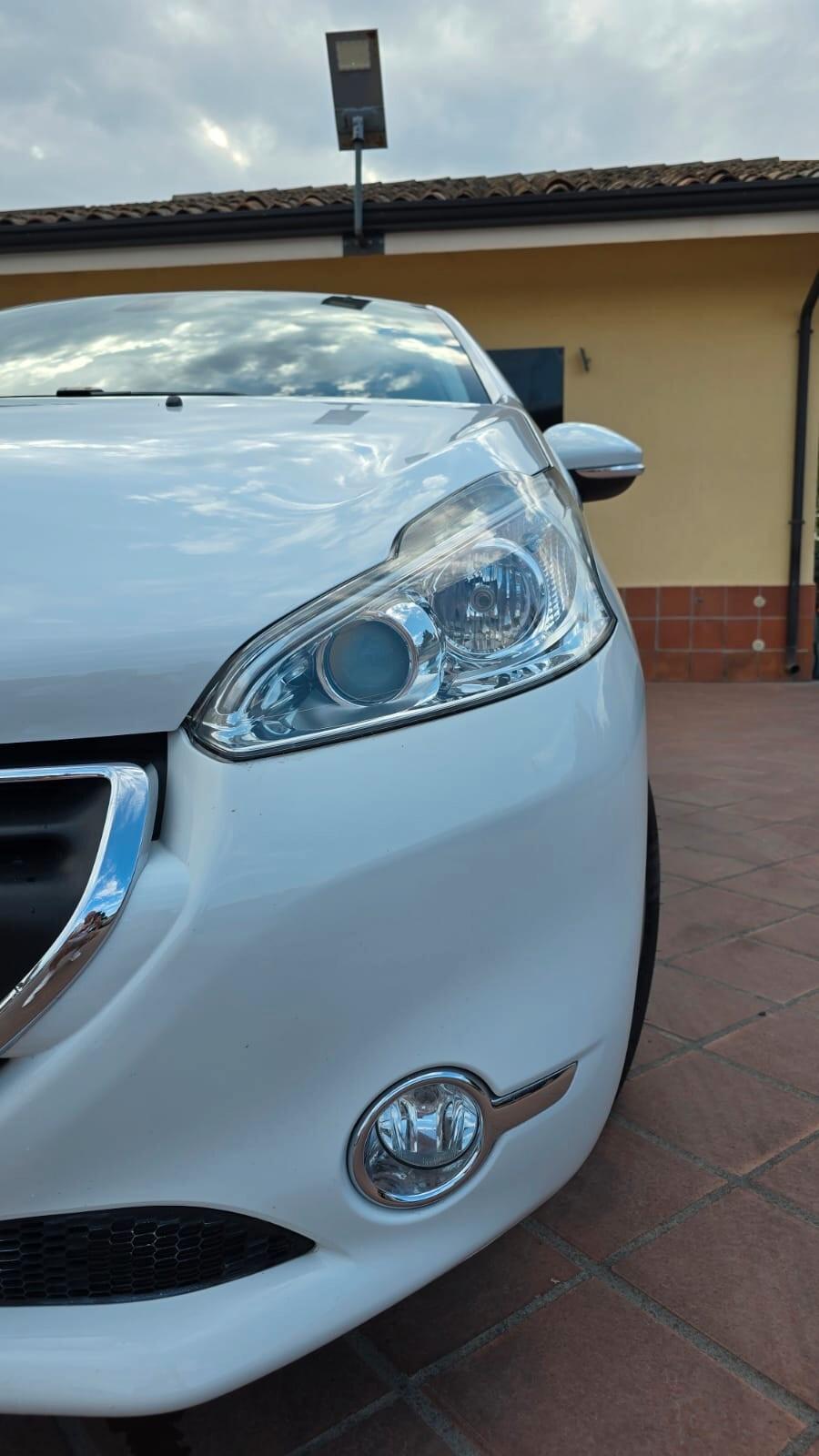 Peugeot 208 1.6 e-HDi 92 CV Stop&Start 5 porte Allure