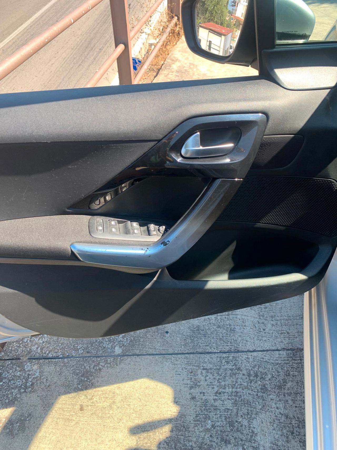 Peugeot 208 1.2 VTi 82 CV 5 porte Allure