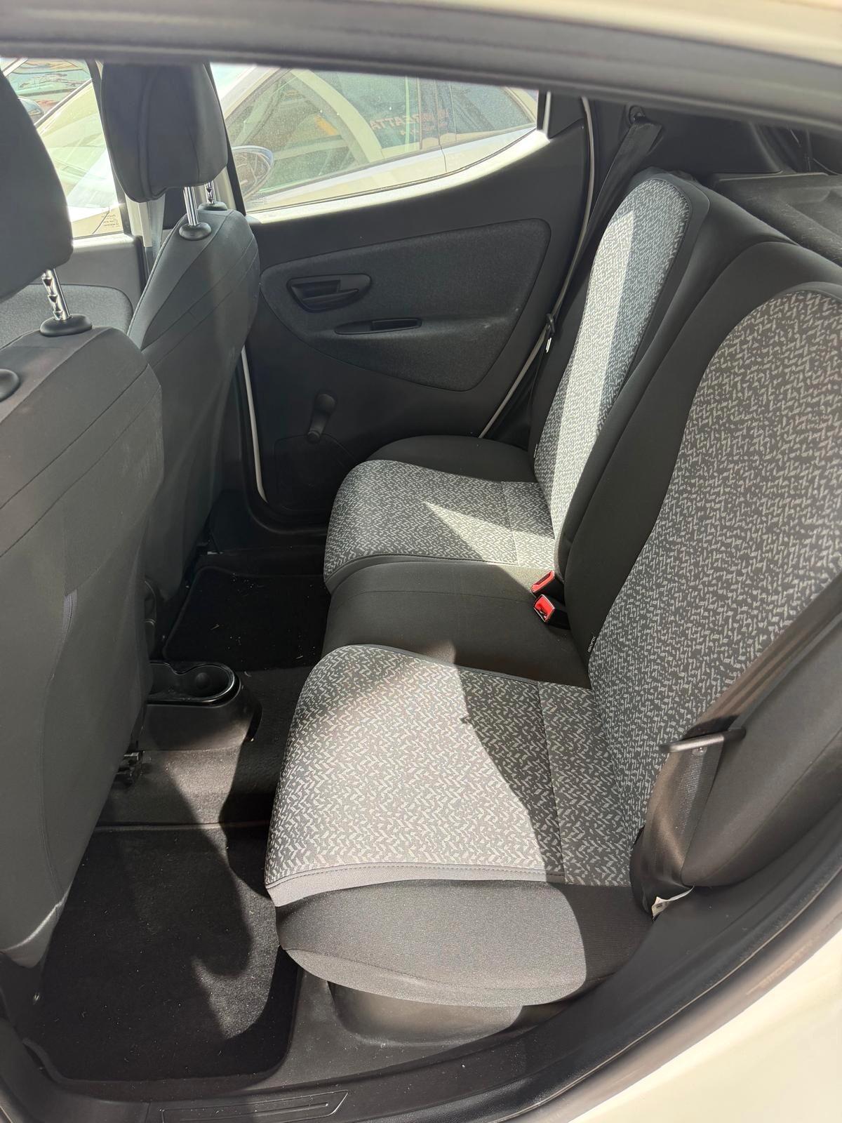 Lancia Ypsilon 1.0 FireFly 5 porte S&S Hybrid UnYca