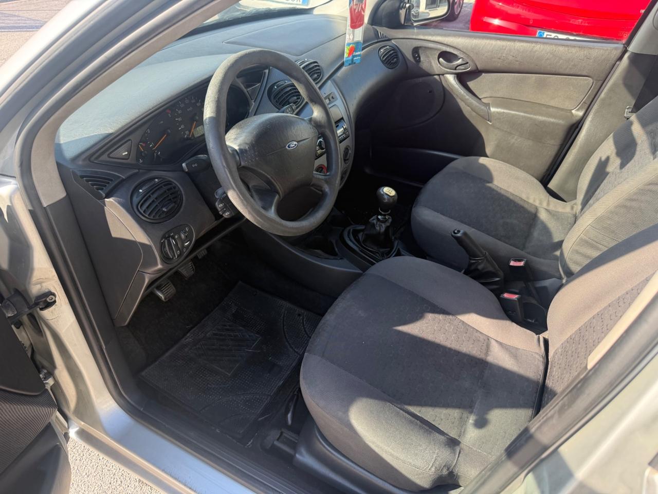 Ford Focus 1.8 TDDi cat 5p. Ghia