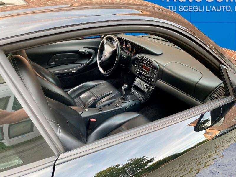 PORSCHE 911 (996) 911 Carrera cat Coupé
