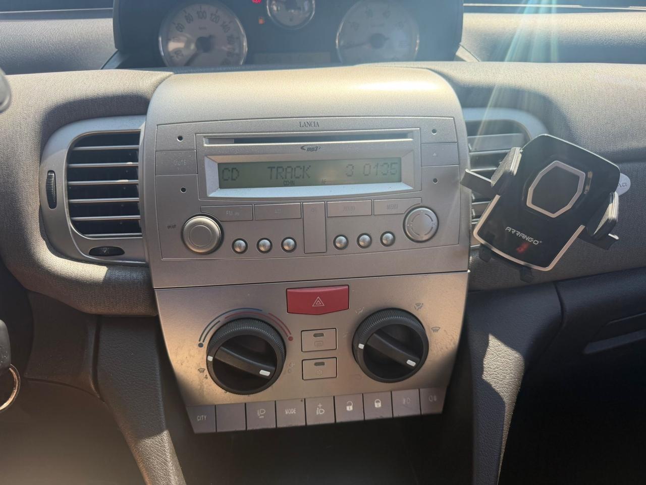 Lancia Ypsilon 1.3 MJT 75 CV Oro Bianco